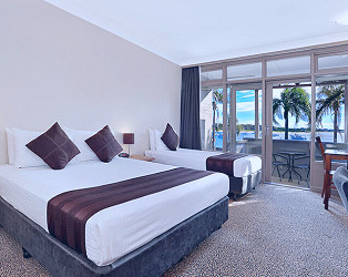 Country Comfort Port Macquarie Waters Edge Boutique | Waterfront hotel in Port  Macquarie